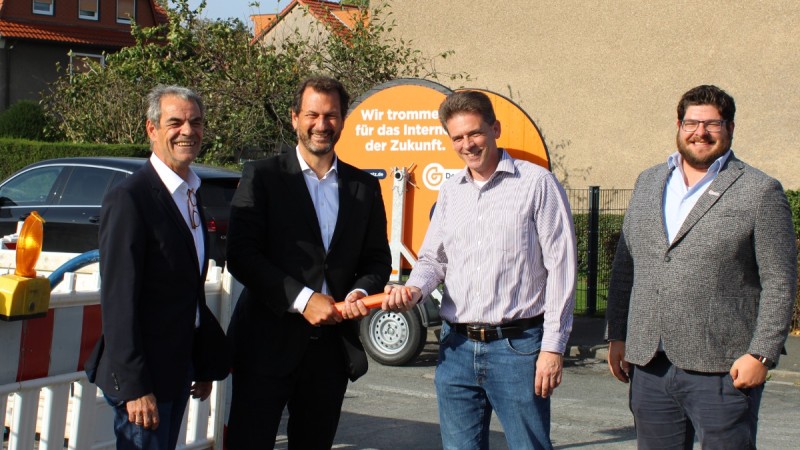 Ausbaustart in Bönen: Deutsche GigaNetz treibt  Glasfaserausbau voran 