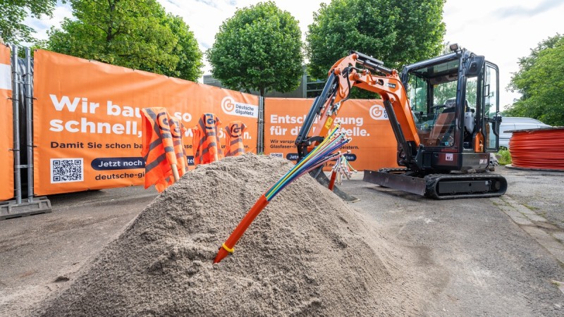 Glasfaser-Internet für Frohburg: Deutsche GigaNetz setzt ihren ersten Spatenstich in Sachsen