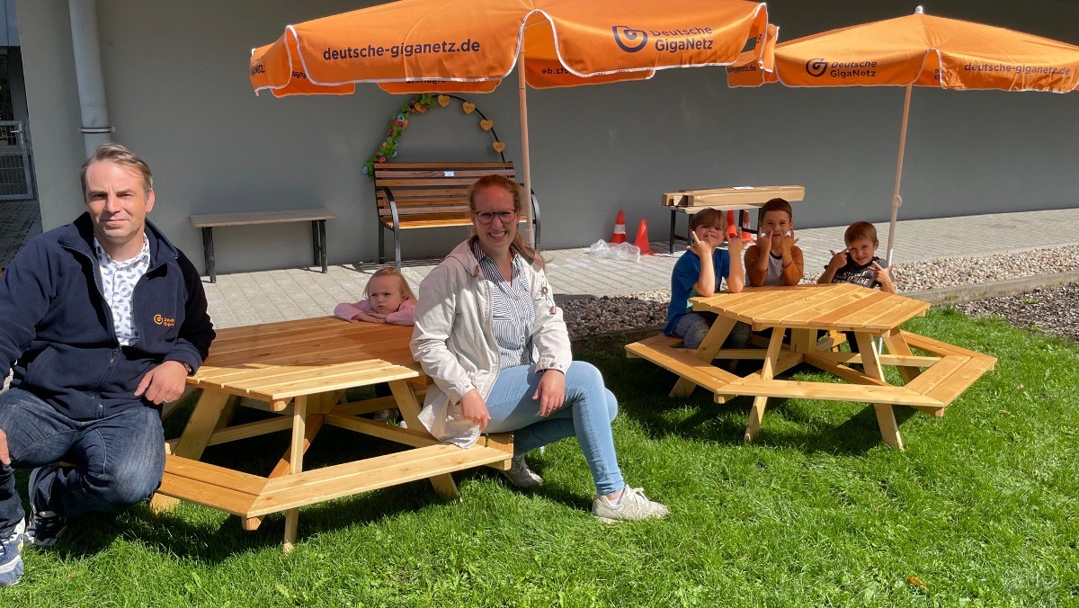 Mehr als „nur“ Glasfaser: Deutsche GigaNetz unterstützt Weinheimer Kindergarten mit Spendenaktion 